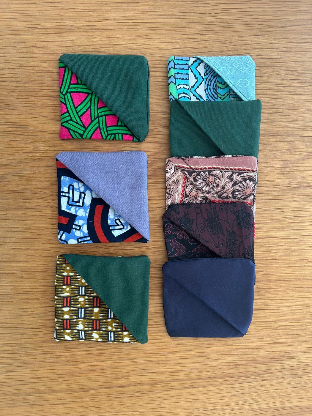 Six corner bookmarks in a neat grid