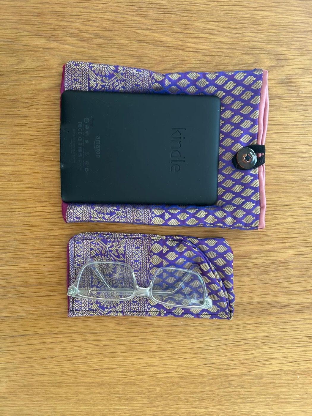 Matching Kindle case and glasses case with a Kindle inside